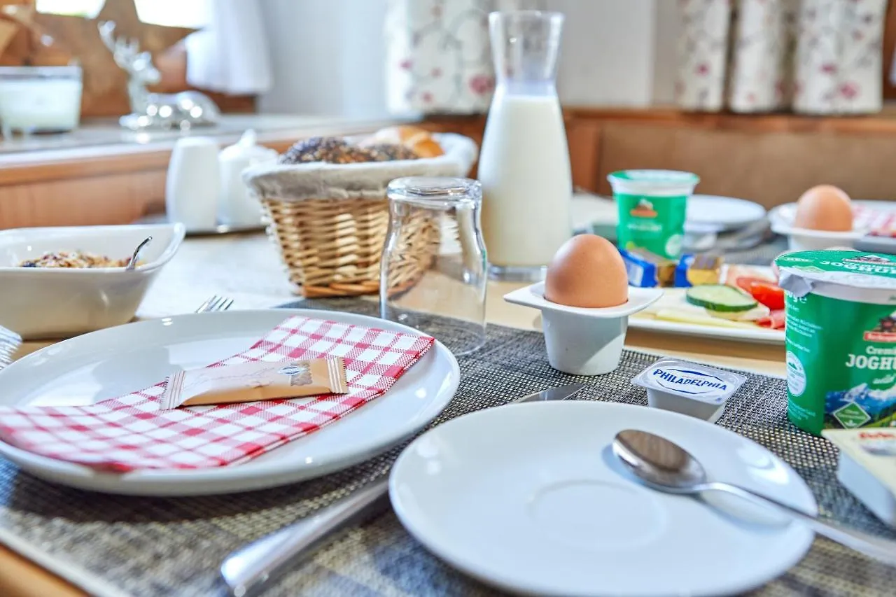 ***  Gastehaus Gerold Bed & Breakfast Bad Kohlgrub Germany